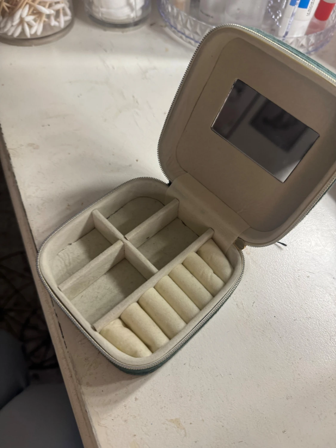 Grön smyckes necessär med guldig dragkedja - 2