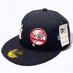 Navy blue  New Era Yankees 59FIFTY keps 7 1/8 56.8 cm  - Svart New Era Yankees 59FIFTY keps 7 1/8 56.8 cm 