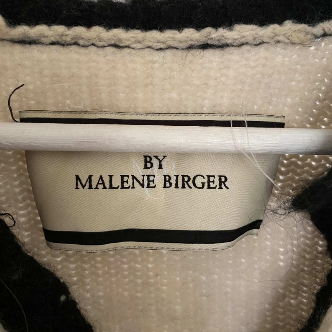 Beige stickad kofta från By Malene Birger - 2