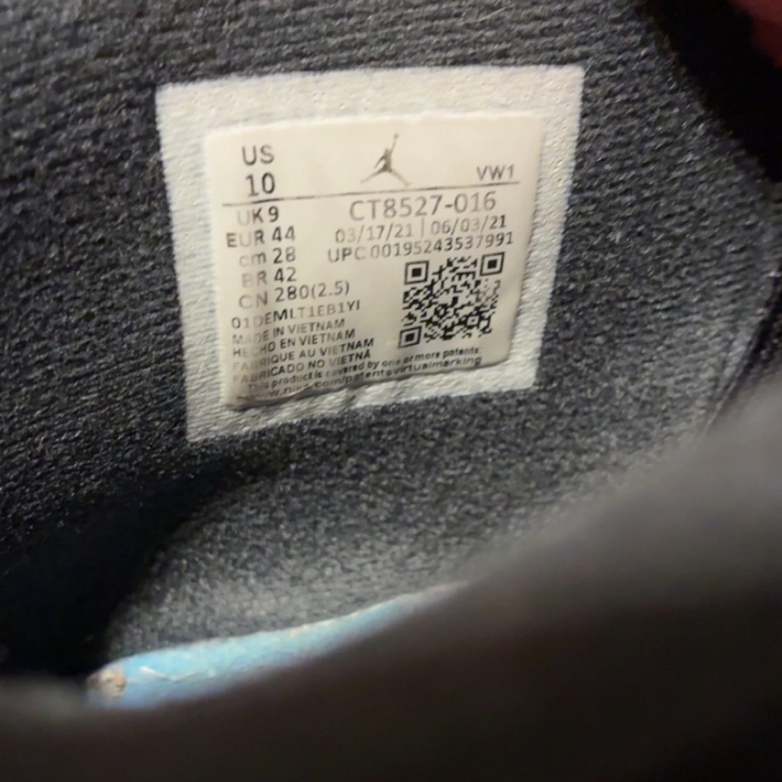 Jordan 4 Red Thunder  - 3