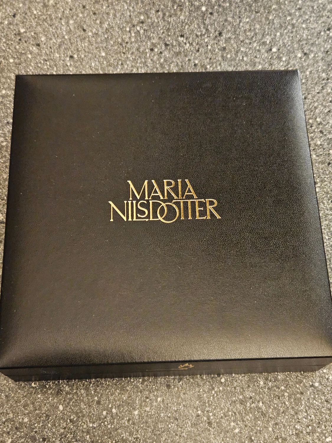 Finns ingen väst på bilderna - 2