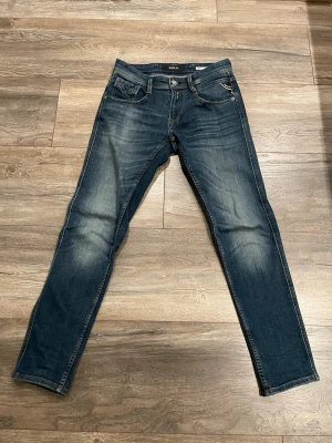 Replay Anbass slim jeans blå 28/30 - Replay Anbass jeans i slim fit