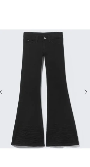 Weekday jeans flare  - Säljer dessa slutsålda cheap monday jeansen i modellen flare low och är i storlek 26/30 nypris: 399kr