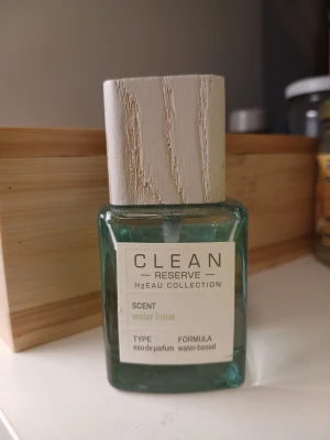 Clean Parfym Watermelon - Väldigt söt och fräsch, lite fruktig. Luktar som en vattenmelonsallad. Luktar väldigt gott ! 🍉