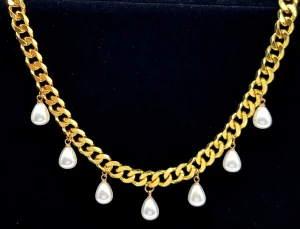 Guldpläterat halsband med pärlor  - Guldpläterat halsband med pärlor.  Kedjetjocklek-8mm 