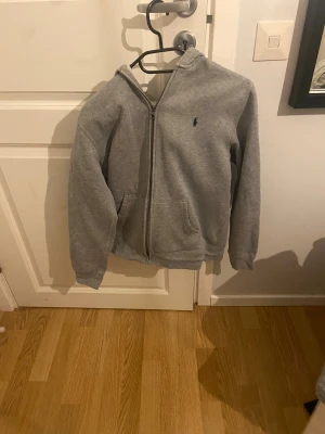 Ralph lauren  - Säljer min Ralph lauren tröja storlek 170 priset kan diskuteras 