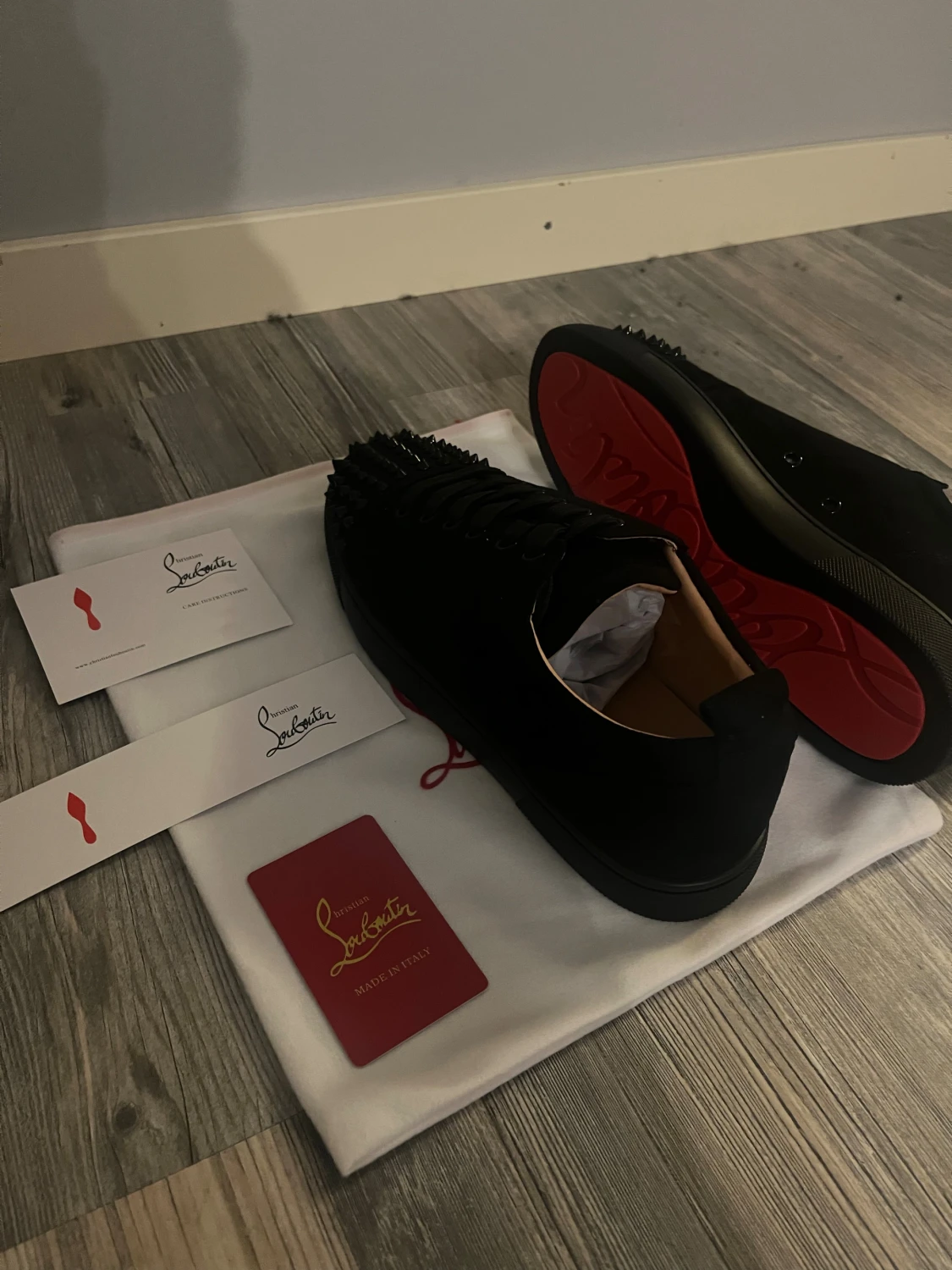 Christian Louboutin svarta sneakers med nitar - 1