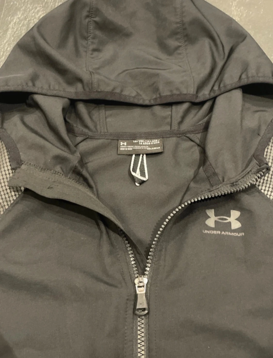 Svart vindjacka från Under Armour - 1