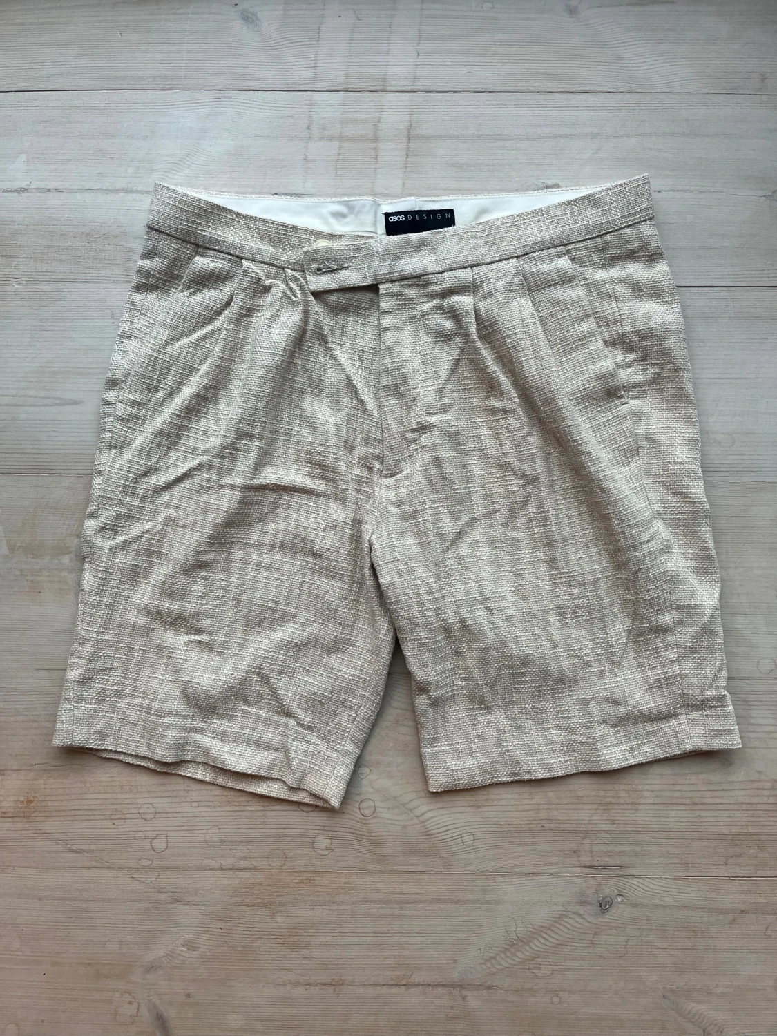 Beige linneshorts från ASOS DESIGN W34