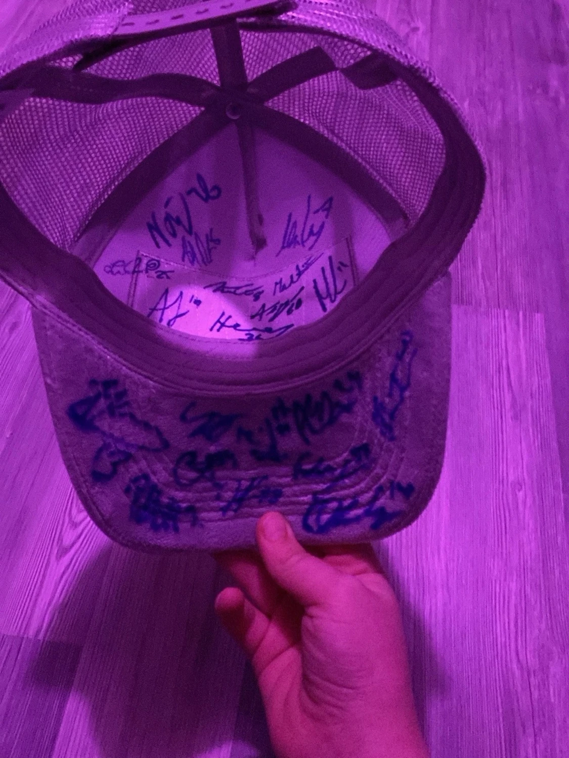 Grå TEXANOS keps med autografer