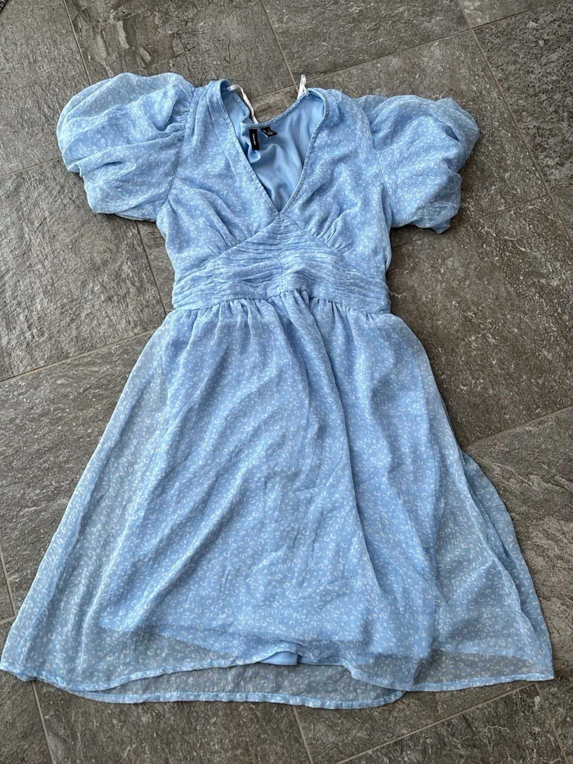 Blå kortklänning från Vero Moda