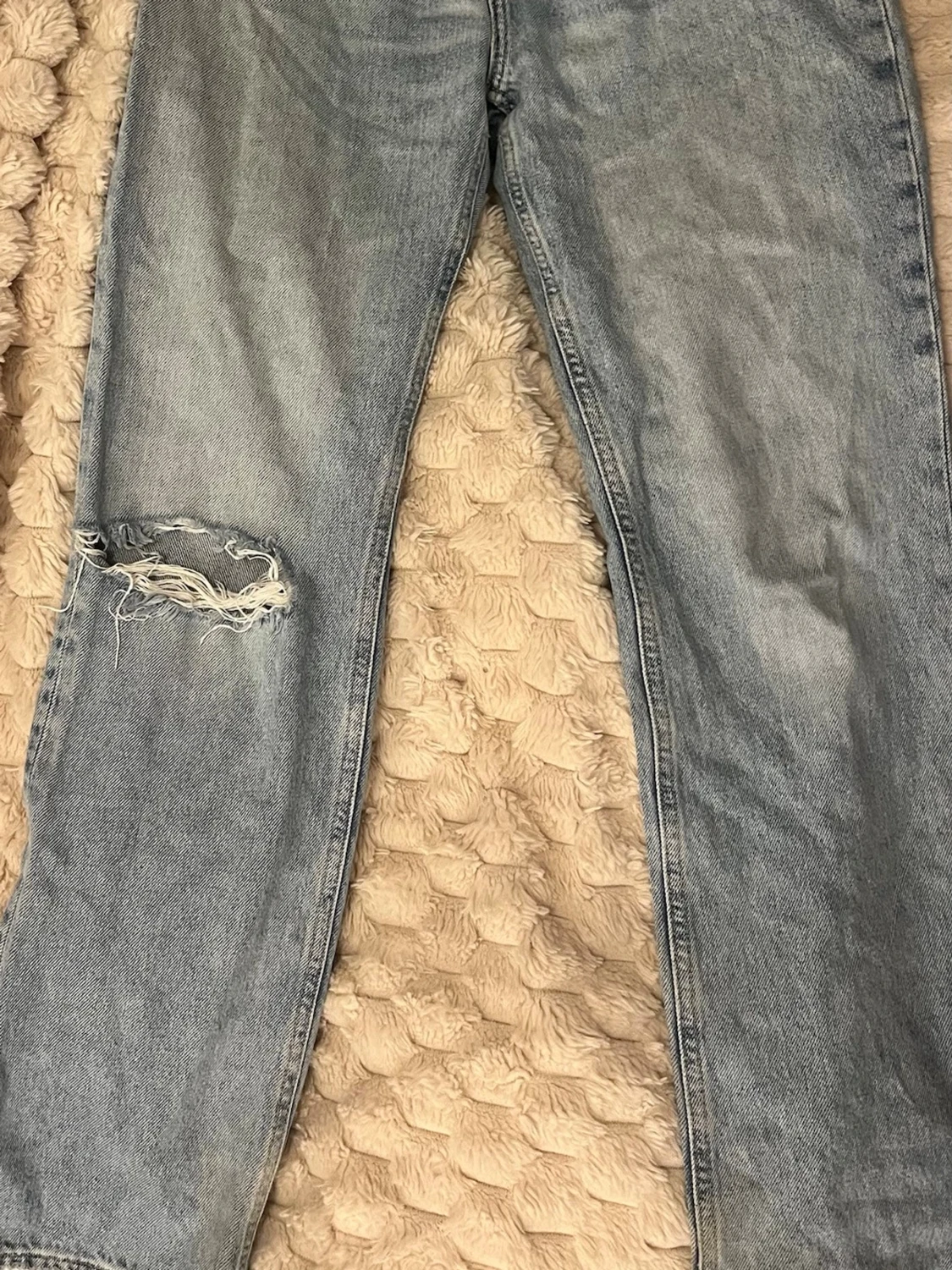 Ljusa blå jeans från H&M, storlek 36 - 1