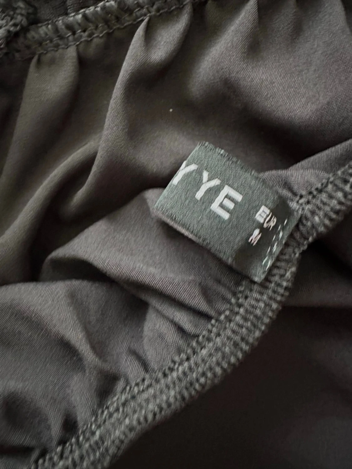 Svart spetsklänning från Koyye M  - 3