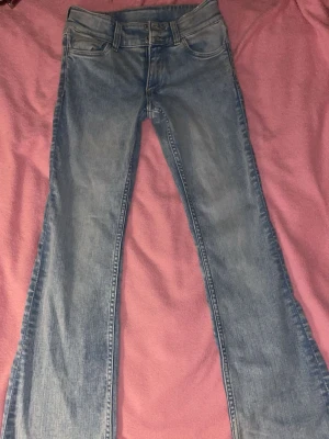 Bootcut jeans - Fina bootcut jeans från Hm! Lowwaist ❤️