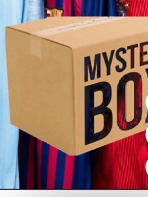 Mystery box fotbollströjor  - Du kommer få 3 fotbollströjor värde 350kr Ronaldo 2008 man unt, Mbappe real Madrid , belligham, Spanien,Psg 