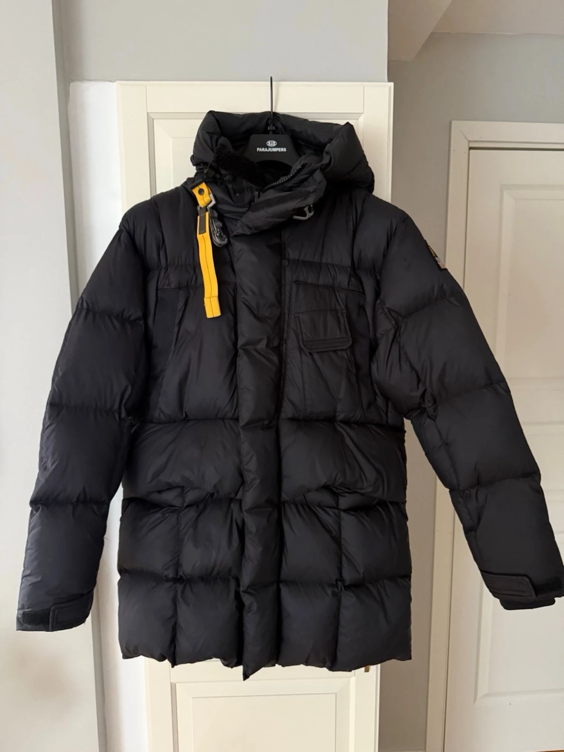 Svart dunjacka från Parajumpers