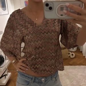 Missoni blus - Missoni likande blus! Super fin därav priset🩷❤️🧡💛💜💙🩵