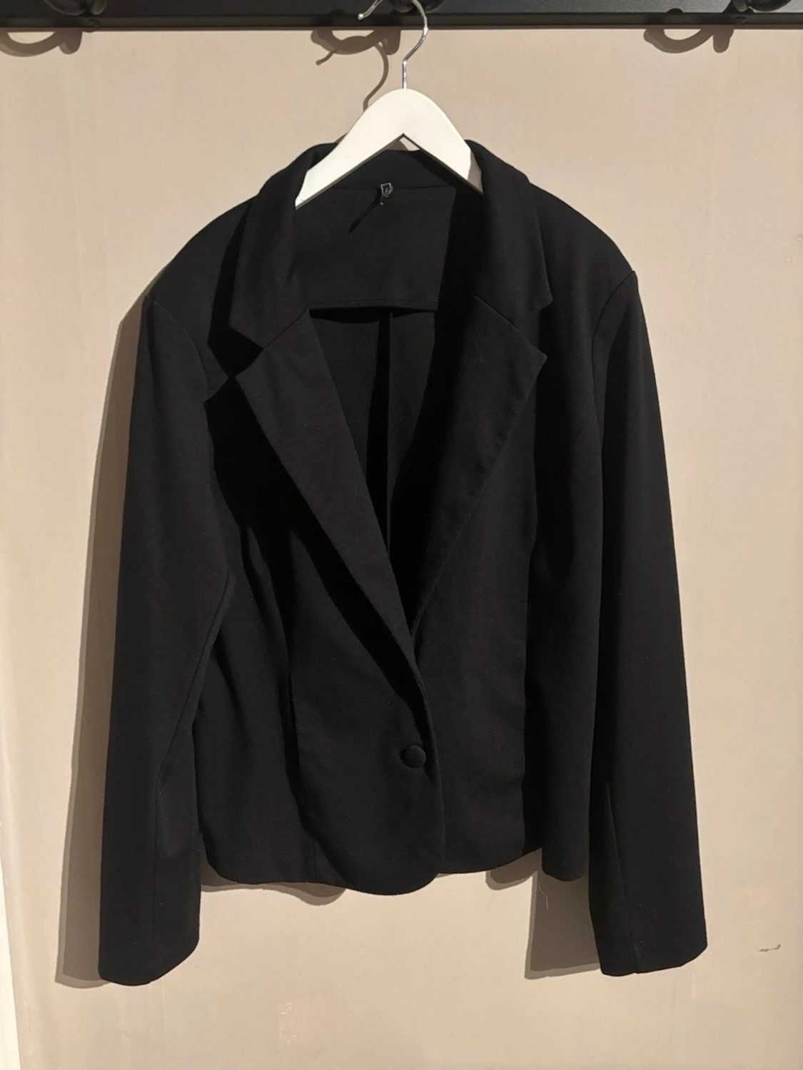 Svart kavaj från Freequent