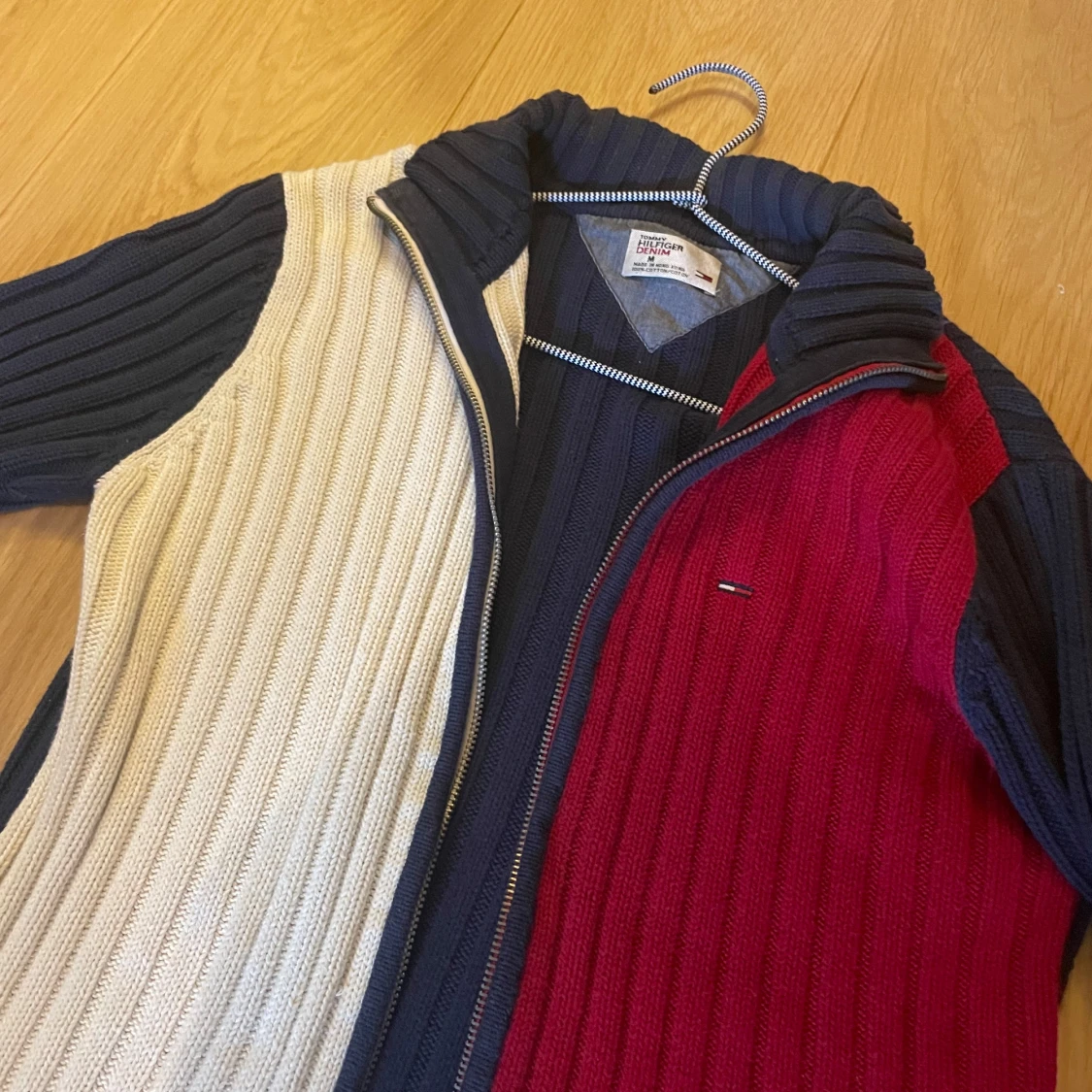 Färgglad ribbstickad kofta Tommy Hilfiger - 1