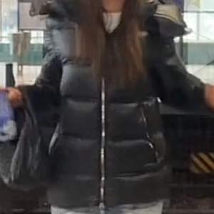 Massimo dutti jacka - INTRESSEKOLL! Är inte säker på om jag vill sälja än. Använt sparsamt, inga defekter eller så