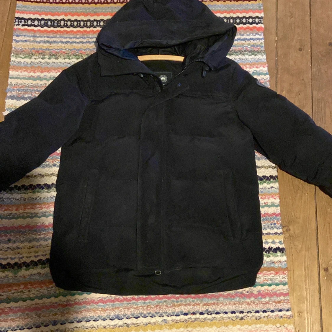 Svart dunjacka från Canada Goose