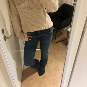 Lågmidjade jeans - Jätte fina lågmidjade jeans från disel, använda men inga defekter! Om ni har några frågor är det vara att skriva!❤️