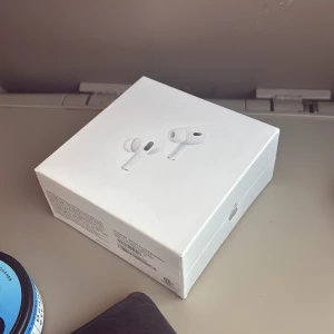 AirPods Pro (2nd generation) MagSafe USB-C - Helt nya aldrig öppnade inplastade priset kan diskuteras vid snabb affär
