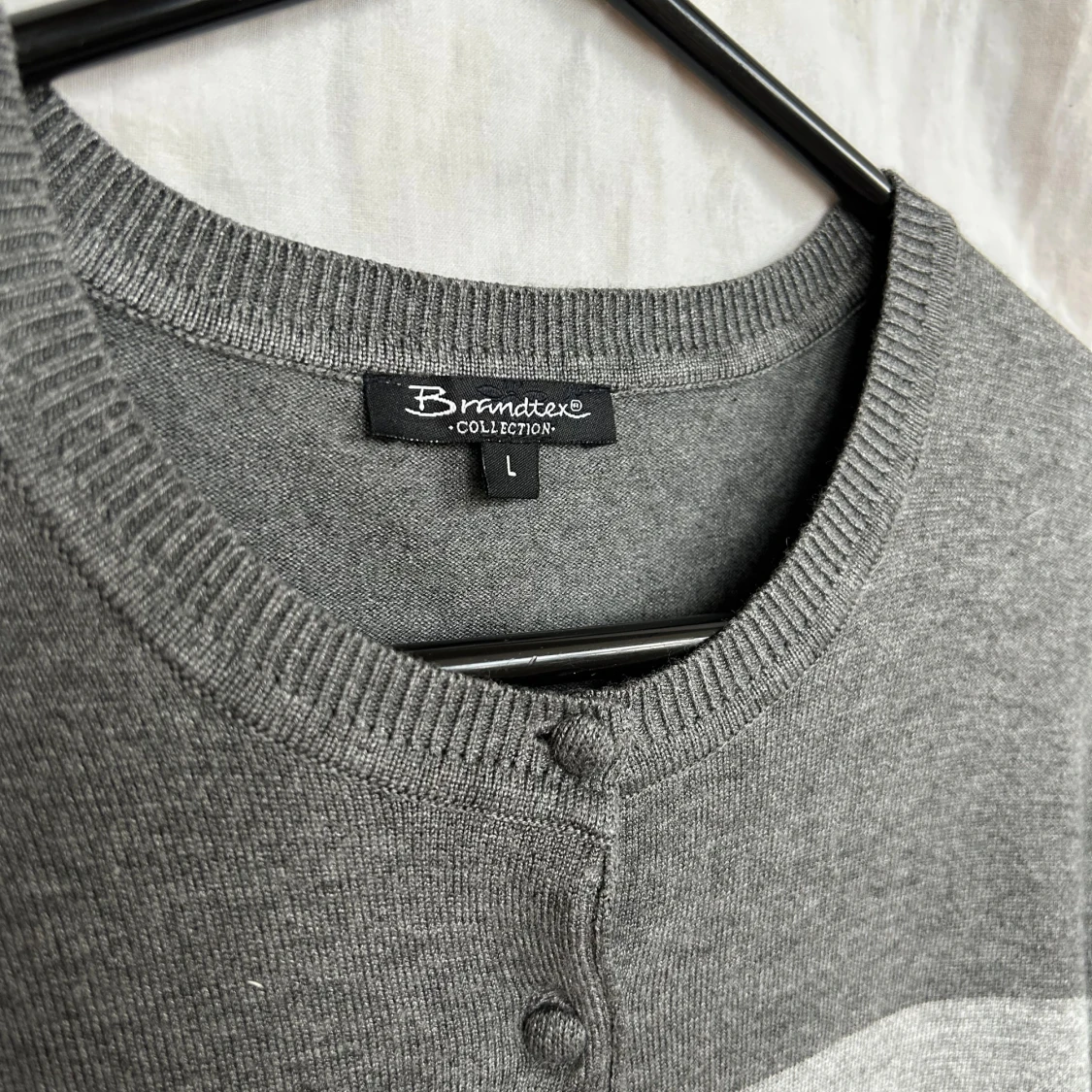 Retro Gray & Red Striped Cardigan – Preppy Y2K Vibes - 2