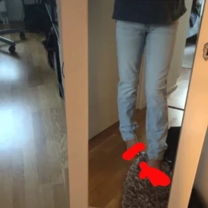 Jeans - Raka högmidjade jeans, aldrig använda och prislapp är kvar💕 Nypris: 349