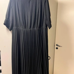 Lång klänning  - Lång klänning 