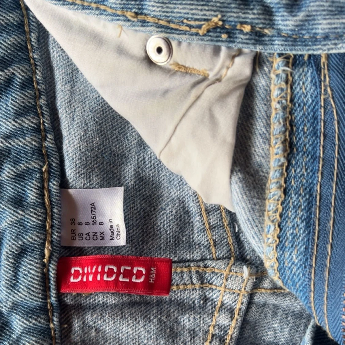 Rippade jeansshorts från H&M Divided - 1