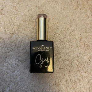 Glittrigt gellack - Gellack som är oanvänt!