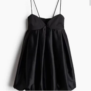 SÖKER - Söker denna från hm i helst s men xs funkar också 