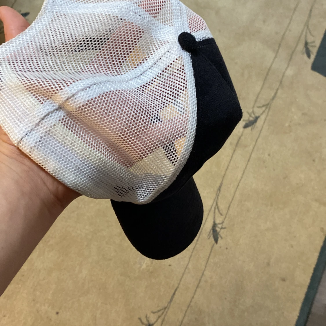 Limiterad keps från Lozama - 1