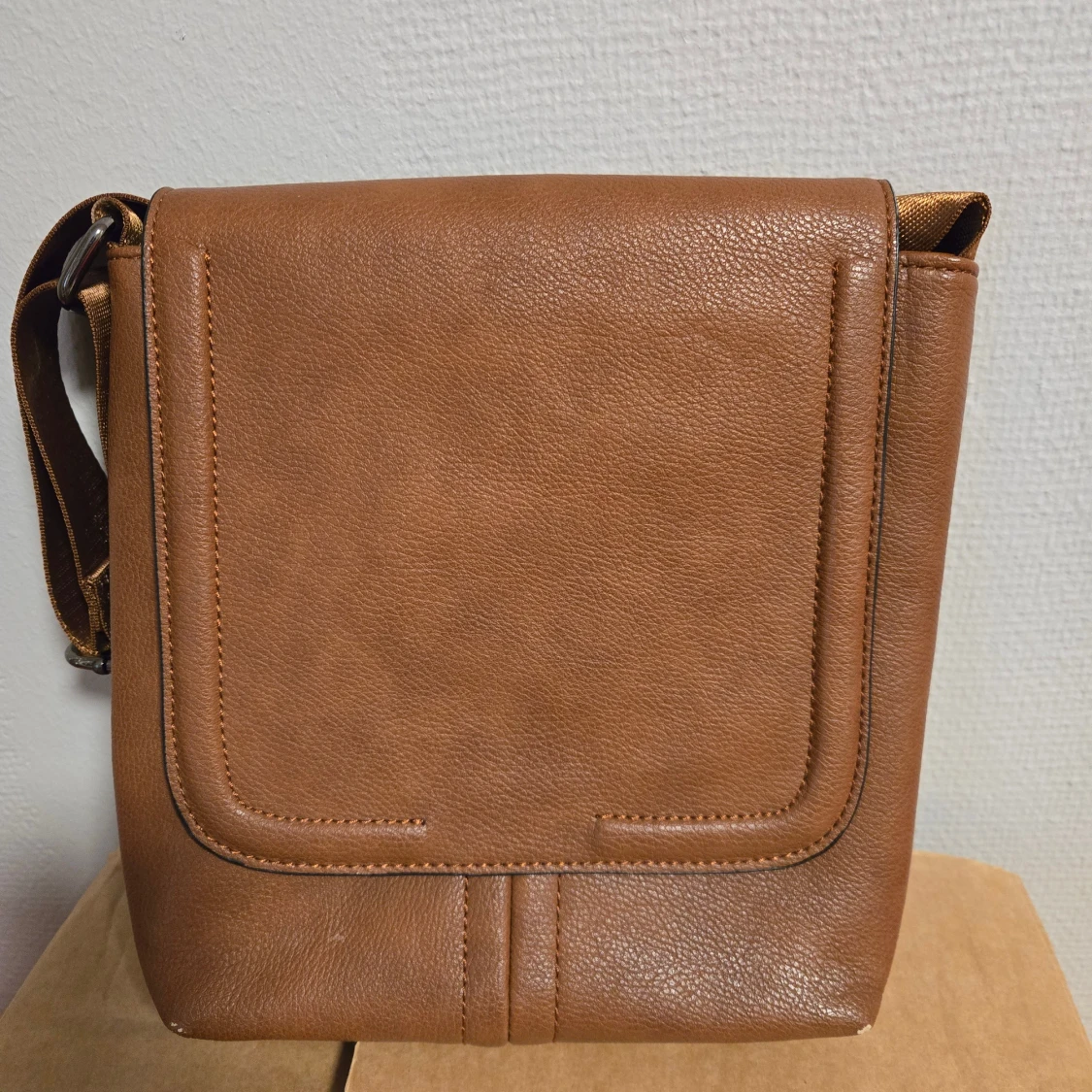 Brun axelväska i skinn