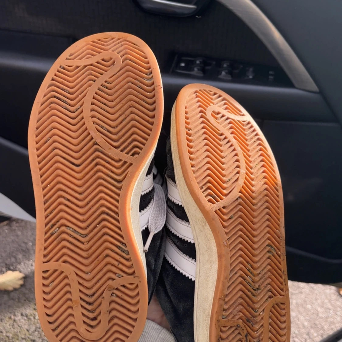 Adidas Campus svarta sneakers mocka - 1