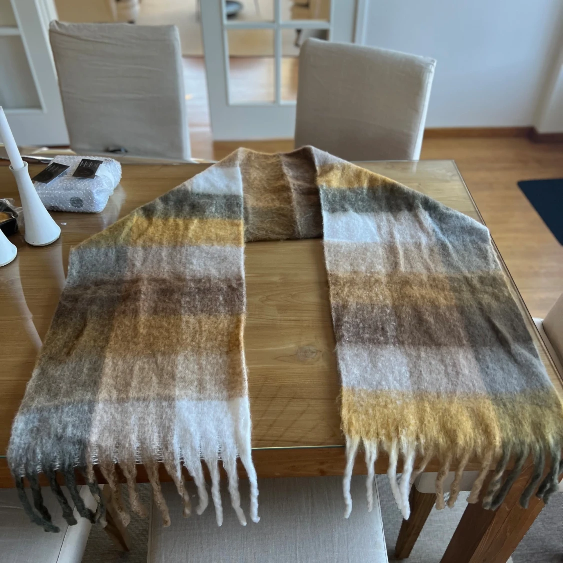 Rutig ullhalsduk  - 2