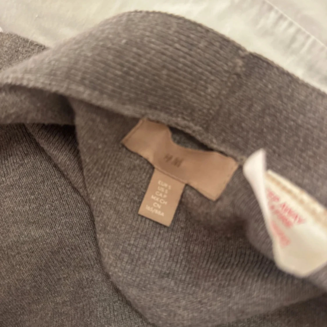 Grå kofta från H&M med fickor - 3