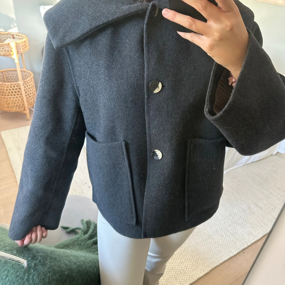 Ganni  kappa i mörkgrå - 2