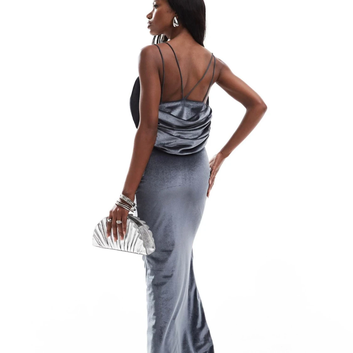 Supersnygg silver långklänning - 2