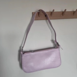 Väska - Rosa väska från Gina!