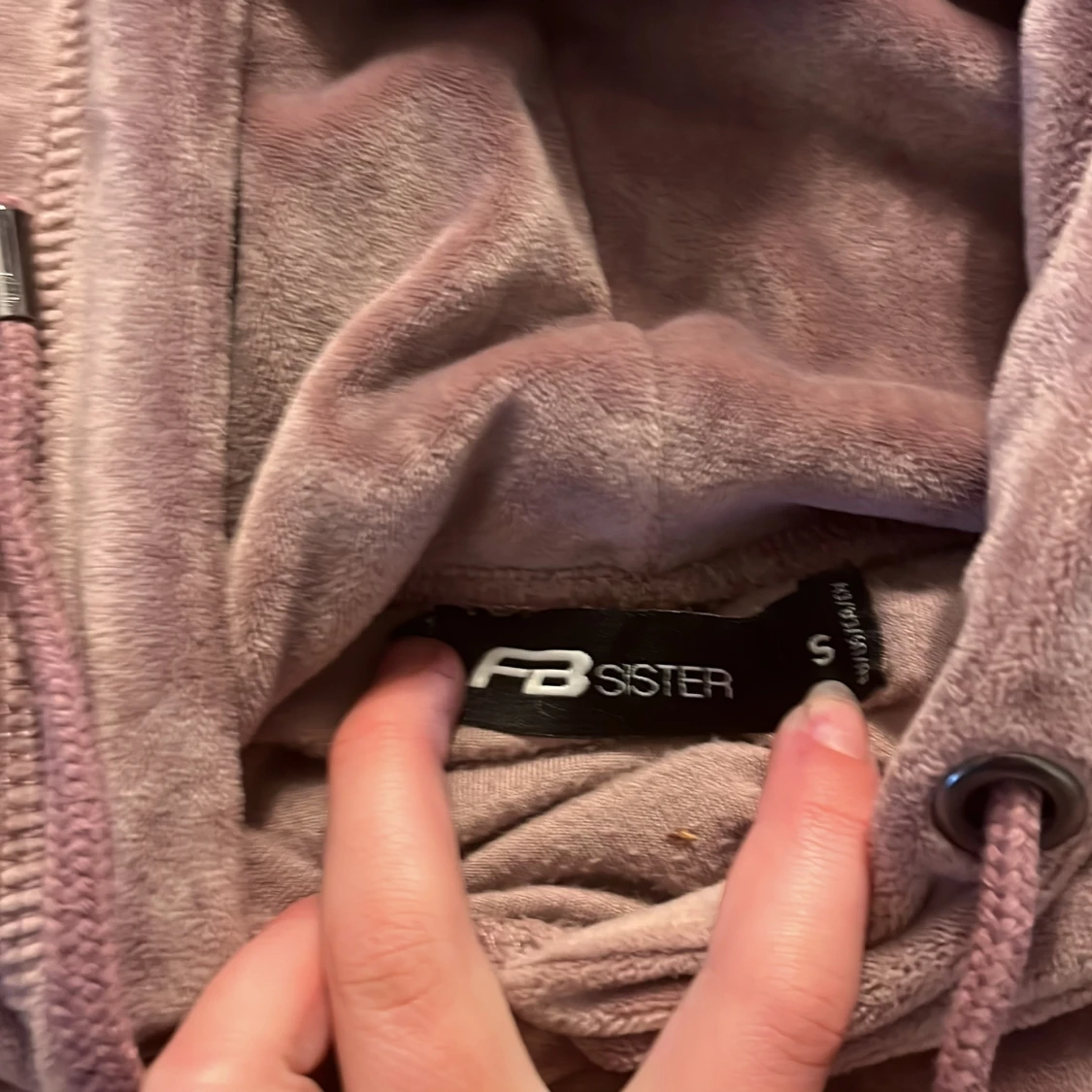 Ljuslila sammetshoodie från FB Sister - 2