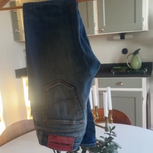 Jacob Cohen - Jacob Cohen storlek 29. Sjukt snygg italienska jeans med sköna detaljer. Pris kan diskuteras