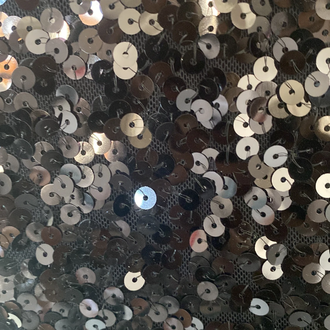 Svart paljettklänning från Nelly - 4