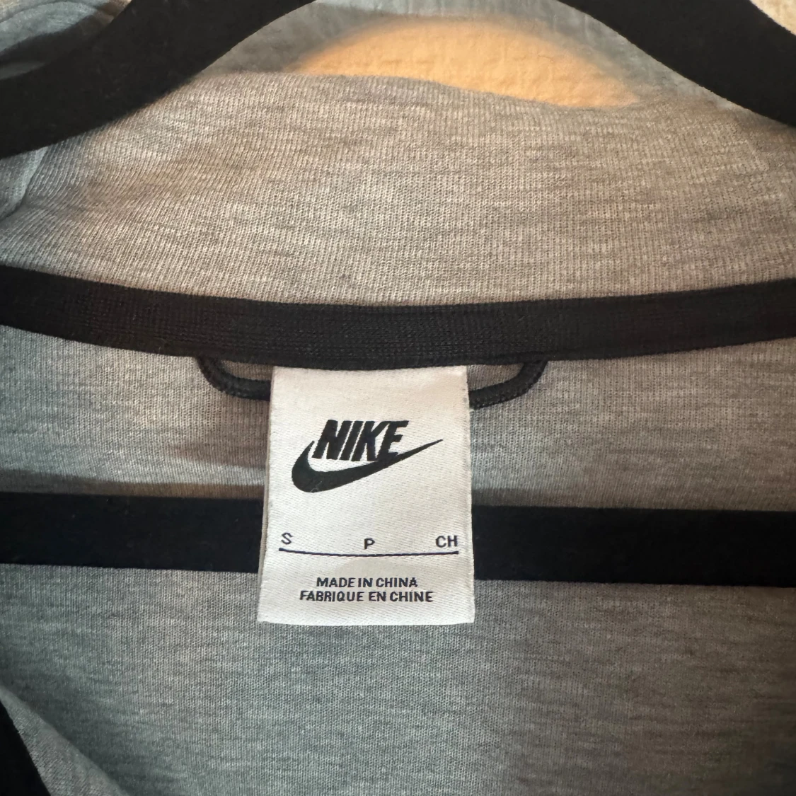 Nike tech i grå - 1