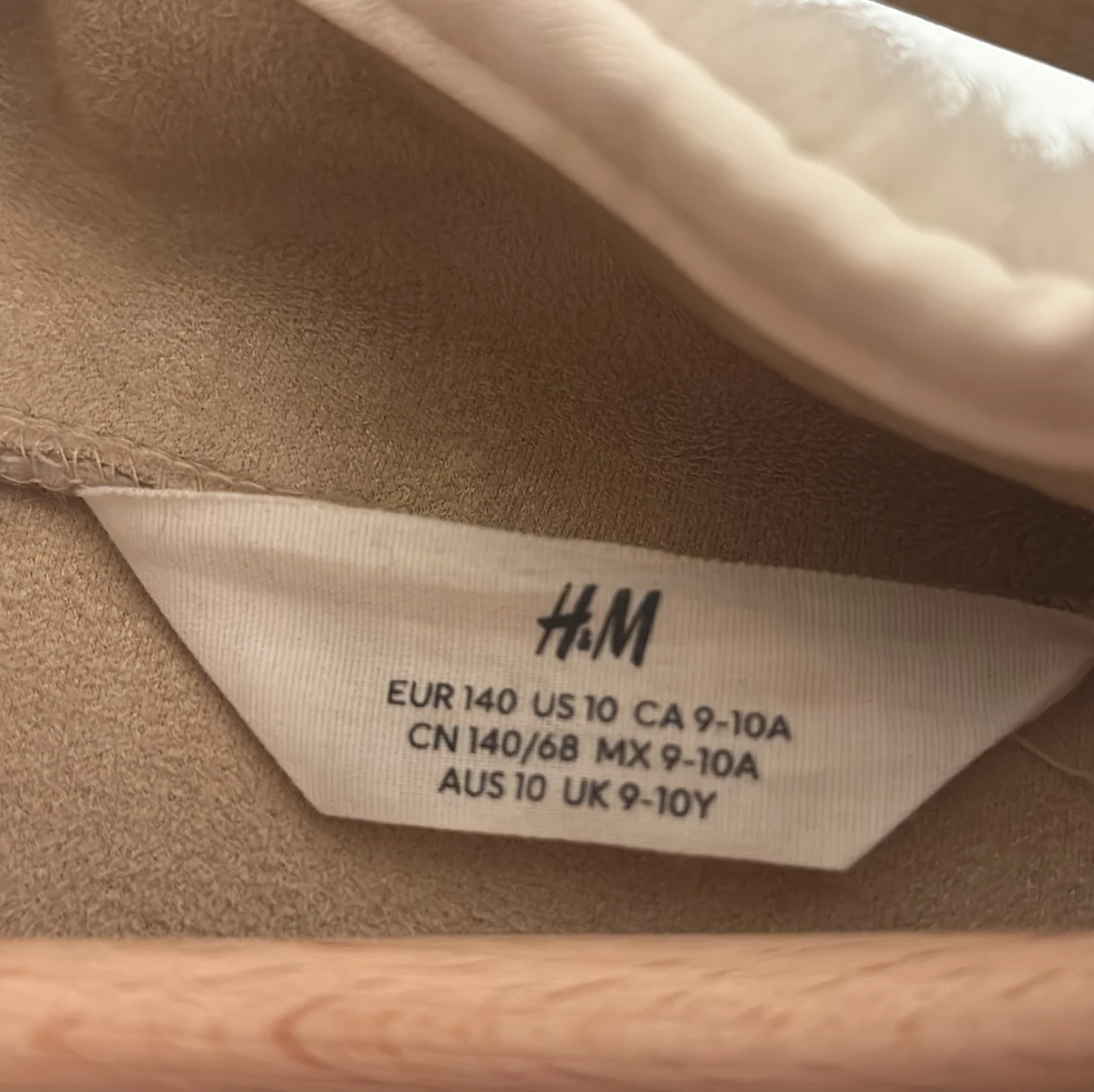 Beige teddyjacka från H&M - 1