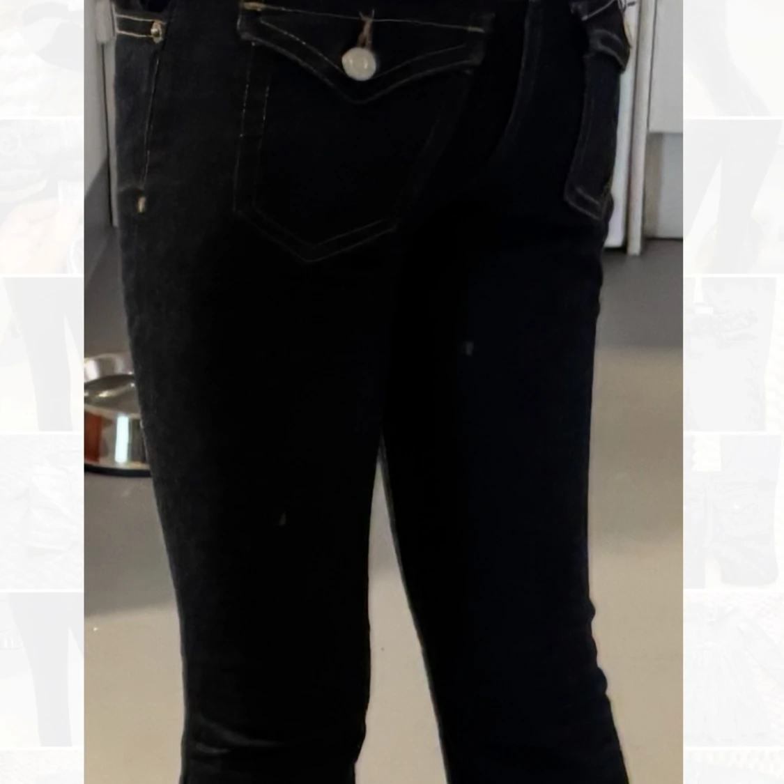 Mörkblå jeans med raka ben - 1