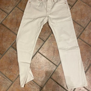 Levi's 501  - Levi's 501 Premium jeans med klassisk rak passform, aldrig använda 