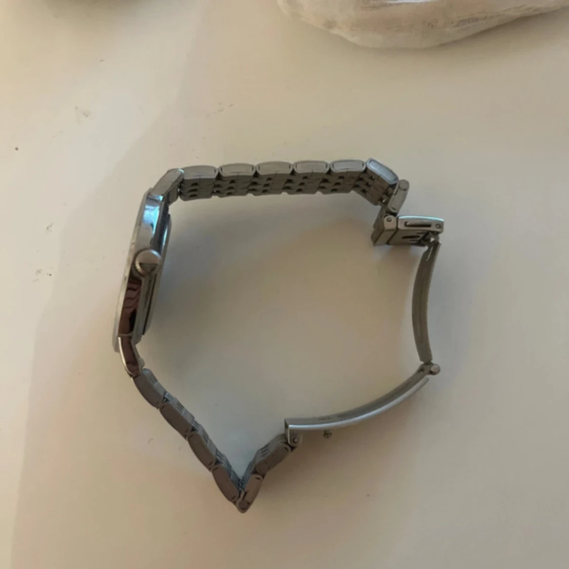 Silverfärgad klocka - 2