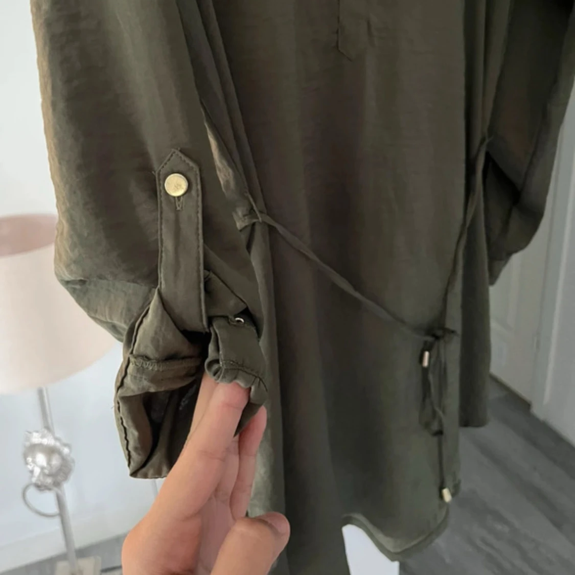 Olivgrön kortklänning från H&M - 1